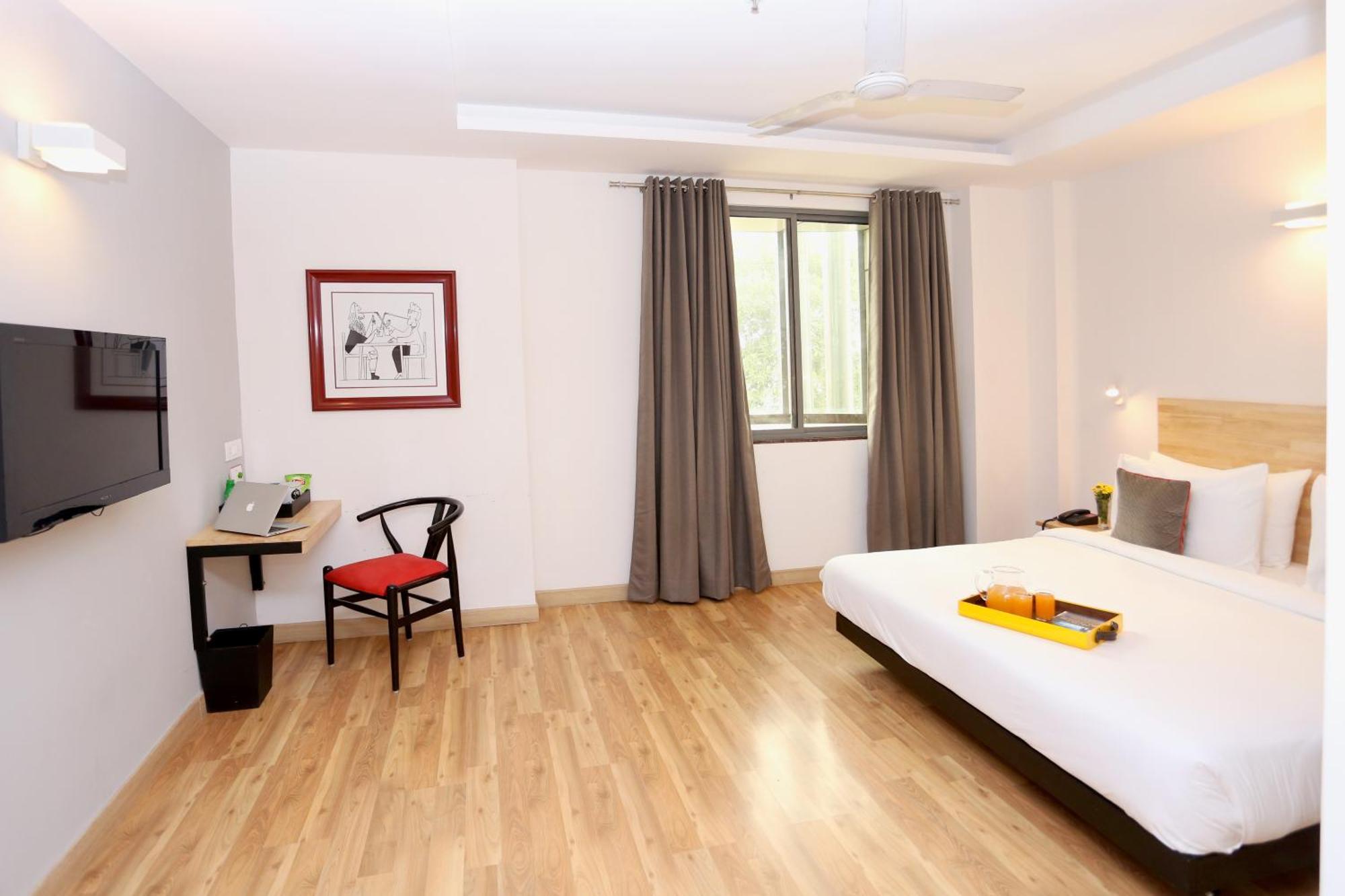 Oyo Townhouse 012 Kaushambi Metro Ghaziabad Hotel Luaran gambar