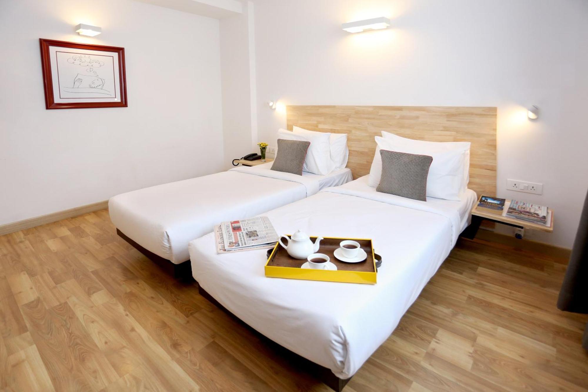Oyo Townhouse 012 Kaushambi Metro Ghaziabad Hotel Luaran gambar