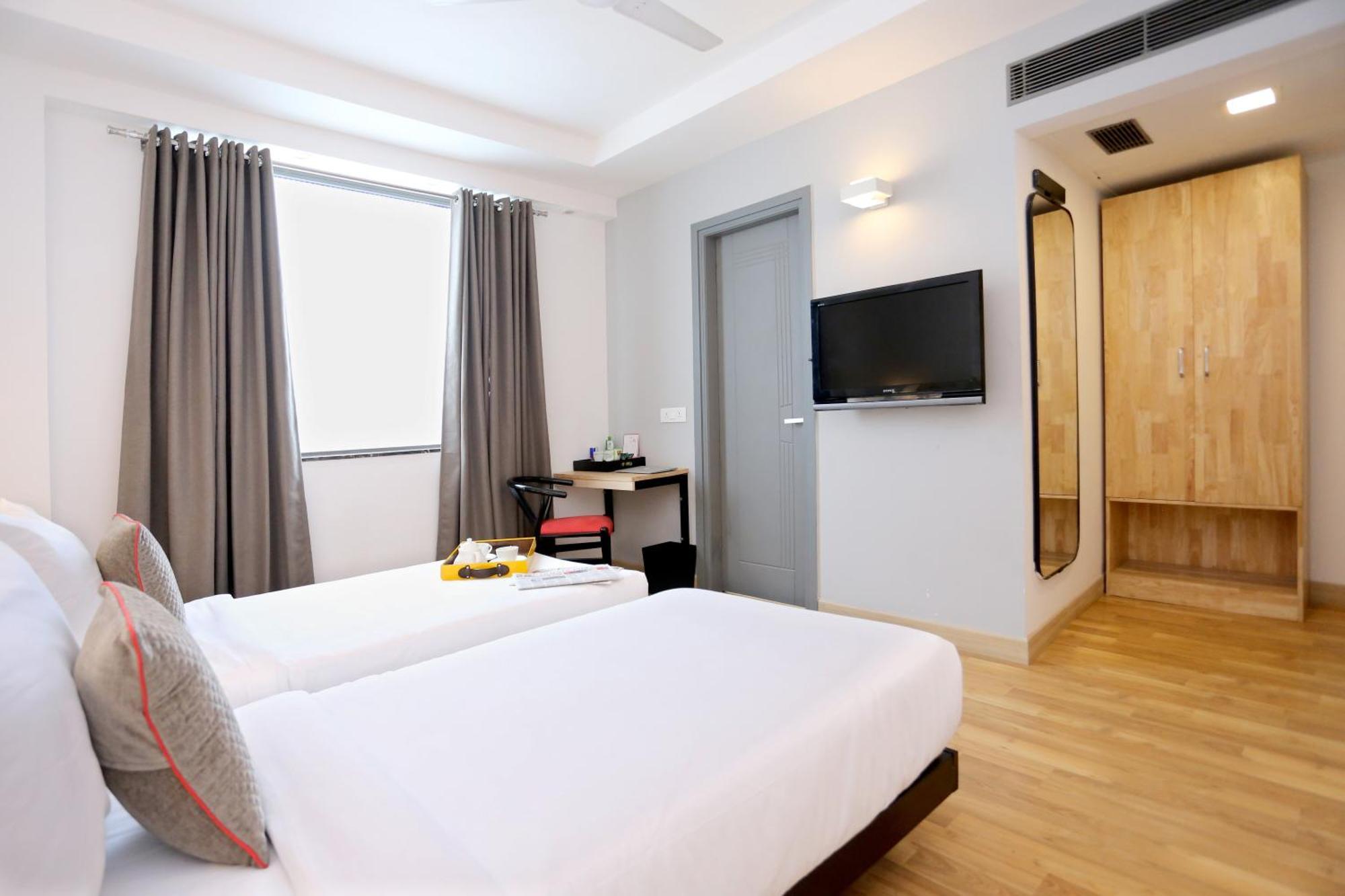 Oyo Townhouse 012 Kaushambi Metro Ghaziabad Hotel Luaran gambar