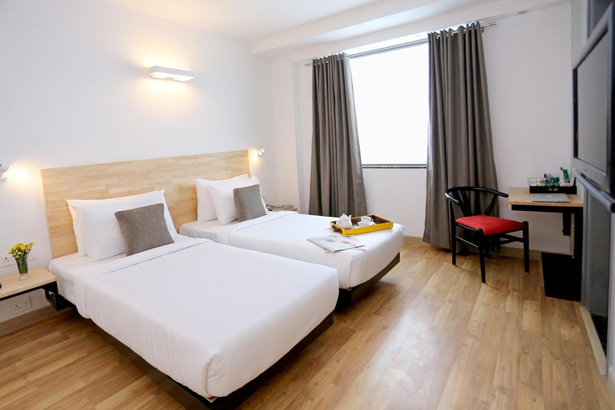 Oyo Townhouse 012 Kaushambi Metro Ghaziabad Hotel Luaran gambar