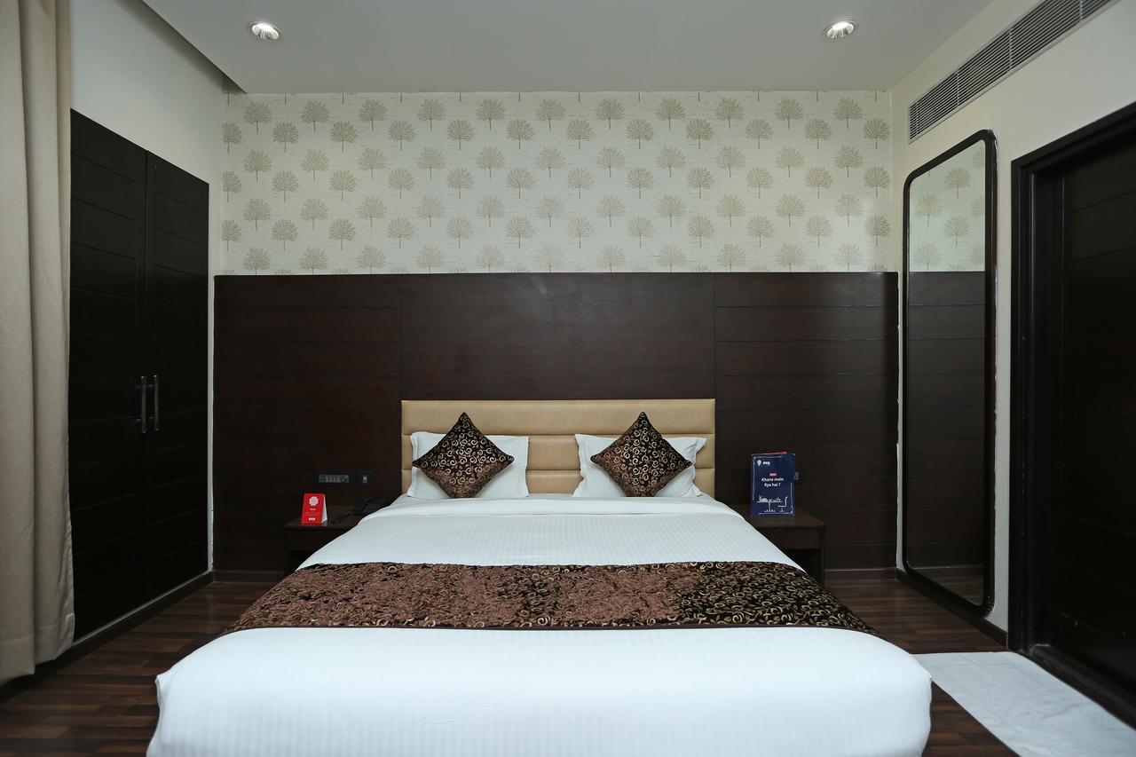 Oyo Townhouse 012 Kaushambi Metro Ghaziabad Hotel Luaran gambar
